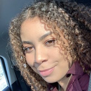 Meet your Posher, Lucy